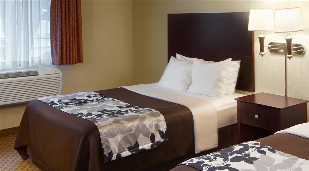 Red Lion Inn & Suites Юджийн Стая снимка