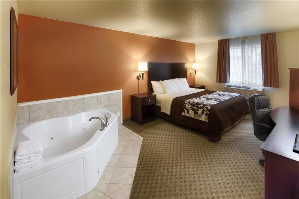 Red Lion Inn & Suites Юджийн Стая снимка