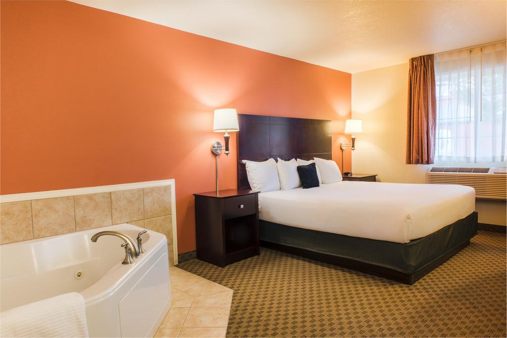 Red Lion Inn & Suites Юджийн Екстериор снимка