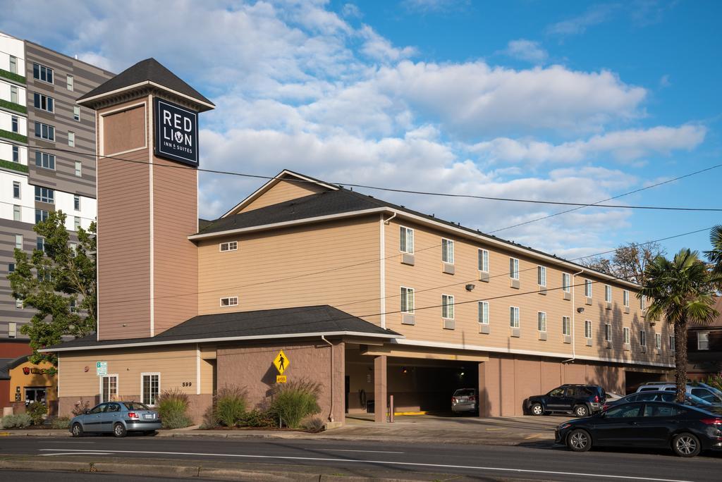 Red Lion Inn & Suites Юджийн Екстериор снимка