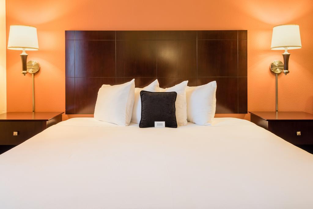Red Lion Inn & Suites Юджийн Екстериор снимка