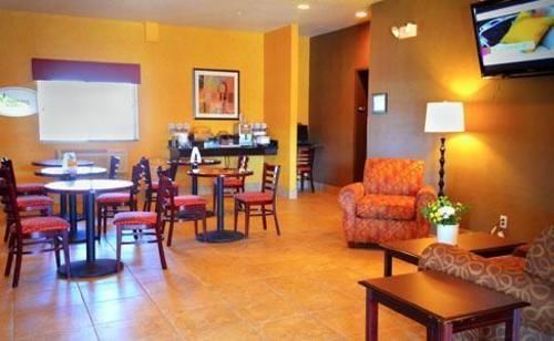 Red Lion Inn & Suites Юджийн Екстериор снимка